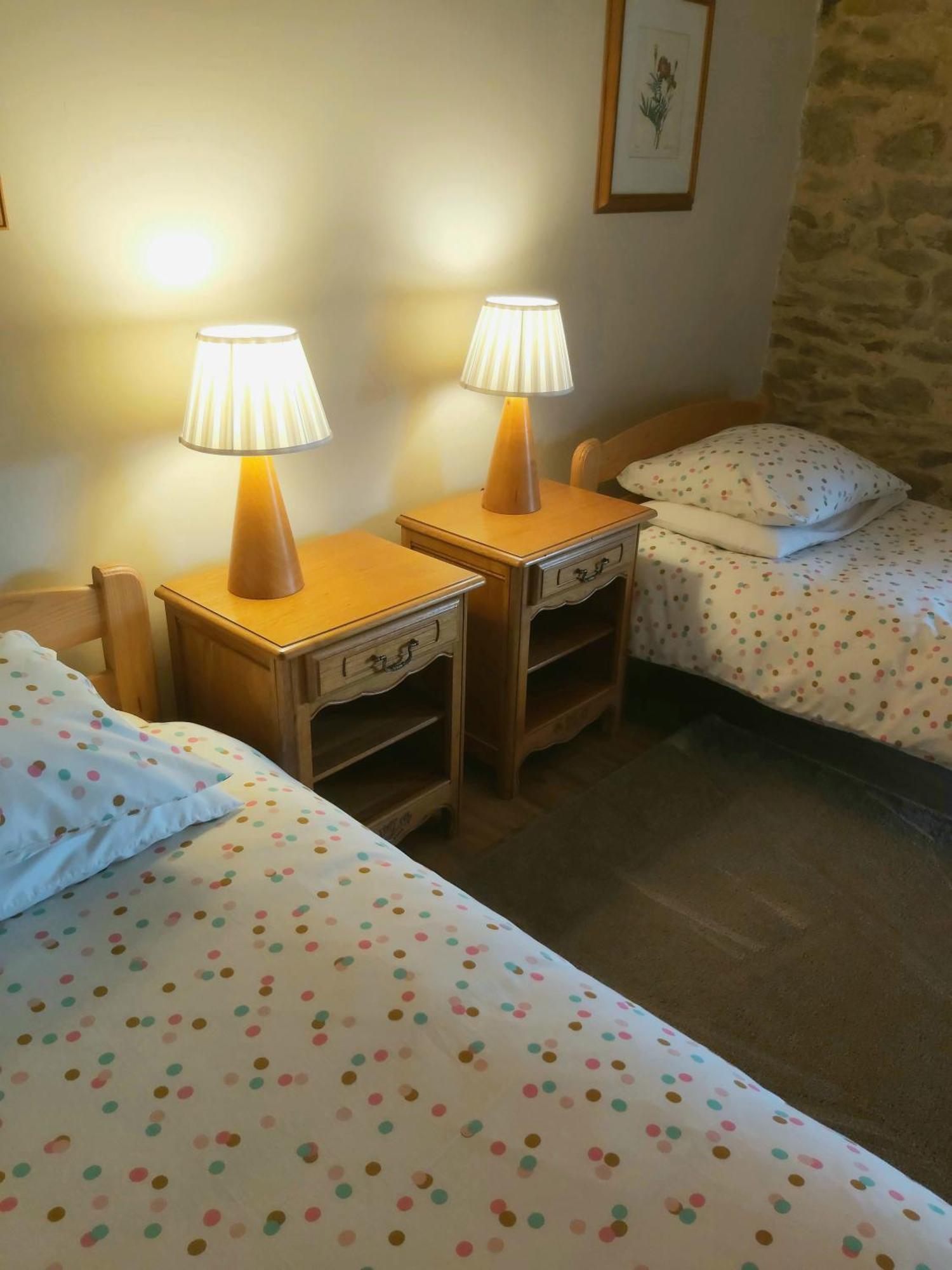 Beautiful 2 Bed Cottage With Swimming Pool Pageas Room photo